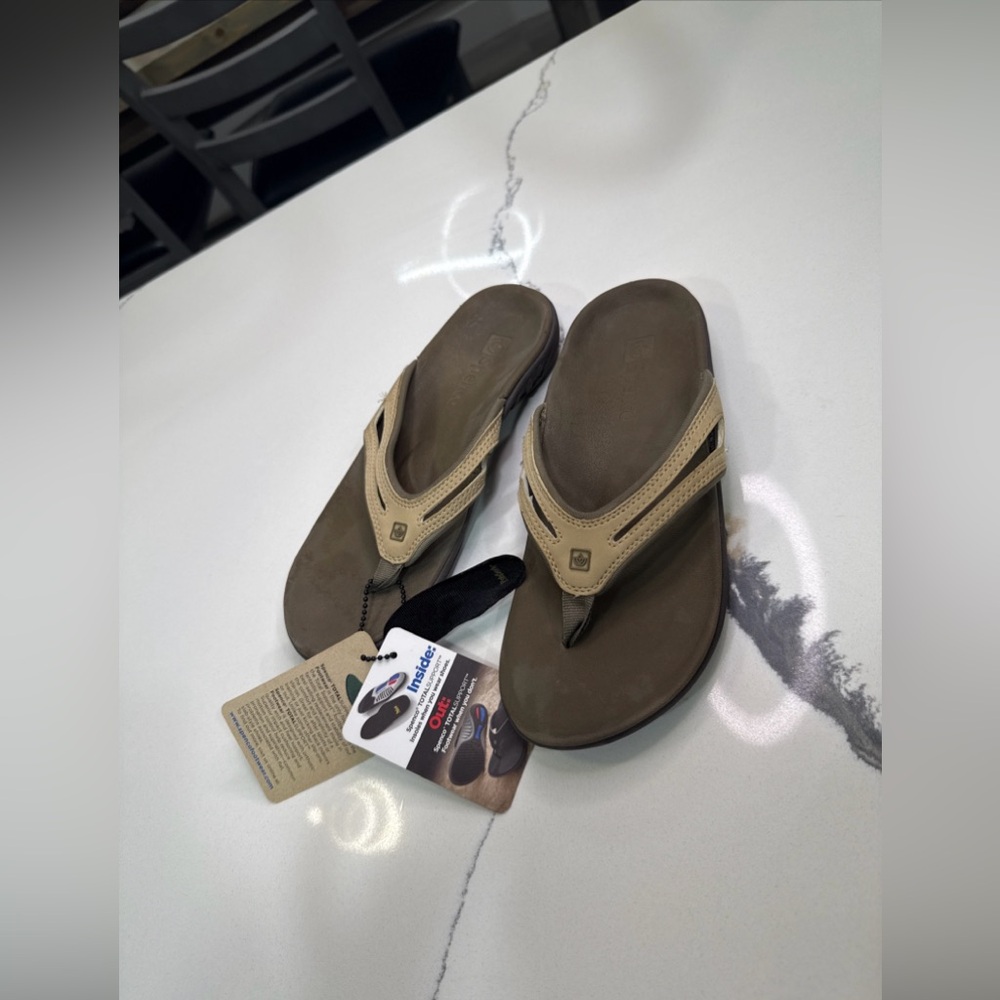 Spenco Thong Sandals Women’s Size 6 Tan NWT